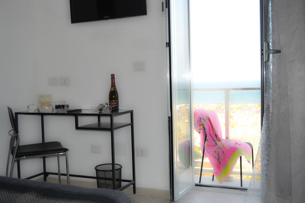 Sottosopra Bed & Breakfast Margherita Di Savoia Dış mekan fotoğraf